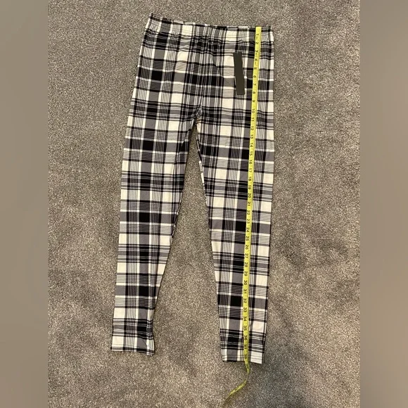 Woman’s Checked Leggings - Picture 2 of 5